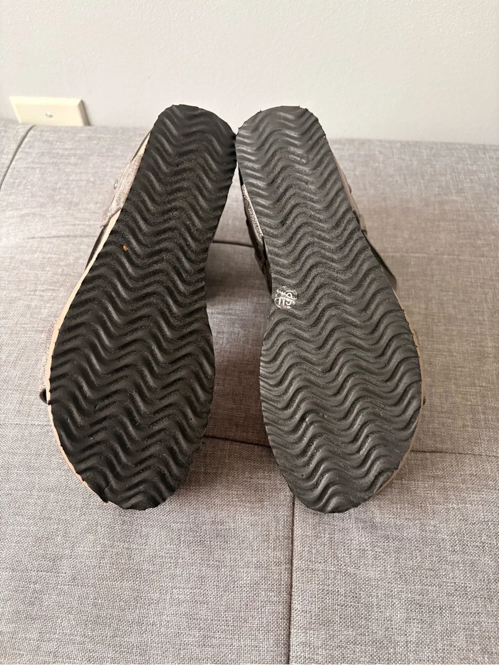 Crown Vintage Wedge Sandals